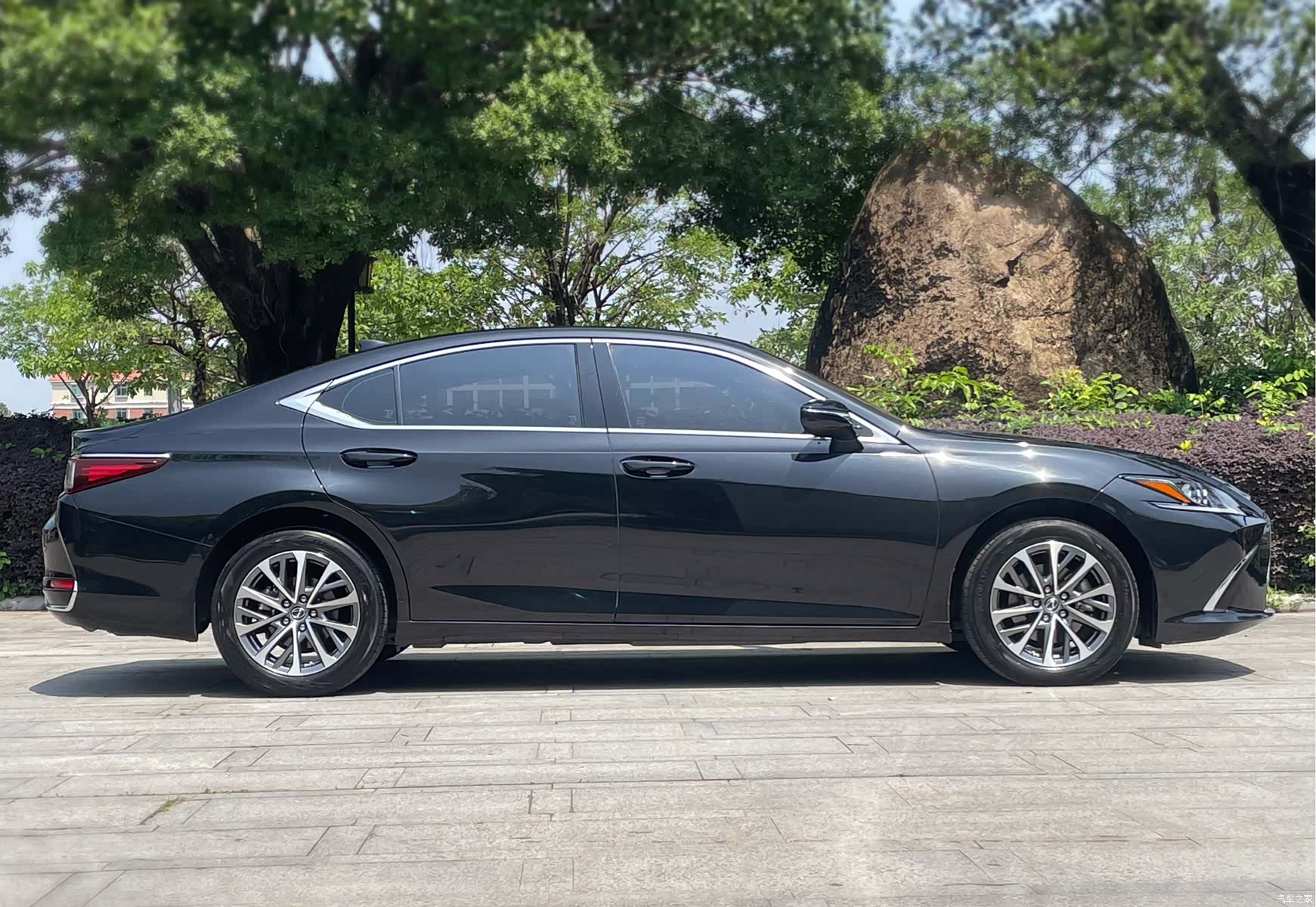 Lexus ES, 2023 7
