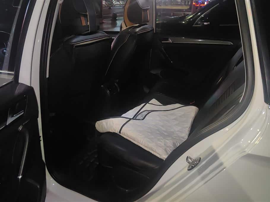 Volkswagen Golf*Jiayu Volkswagen Golf*Jiayu