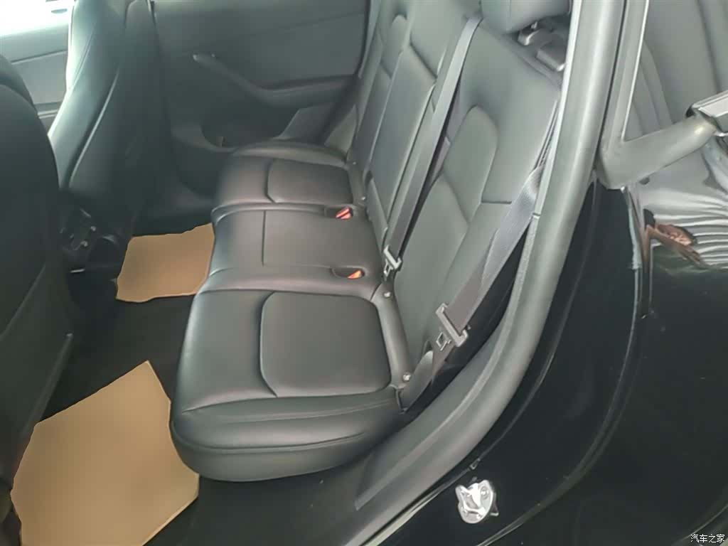 Tesla Model Y, 2023 17