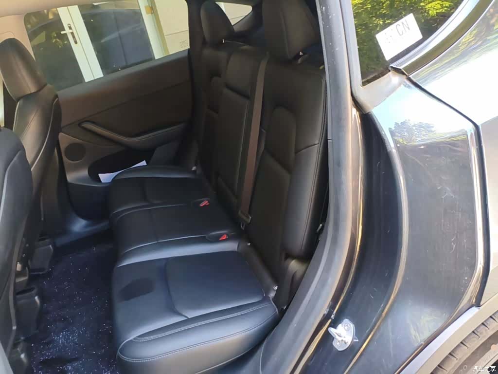 Tesla Model Y, 2024 17