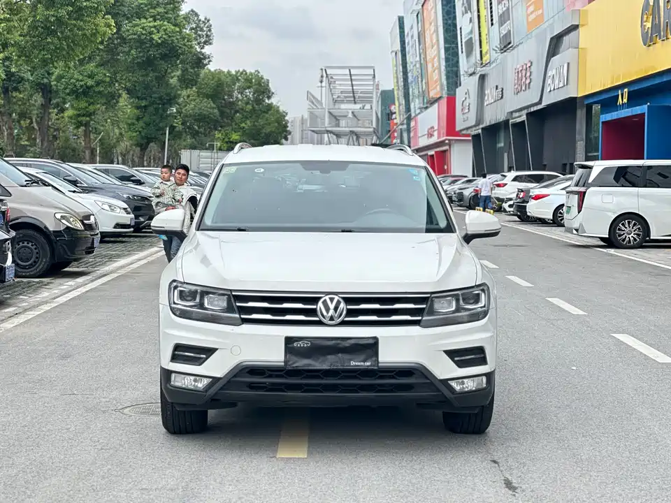 Volkswagen Tiguan L
