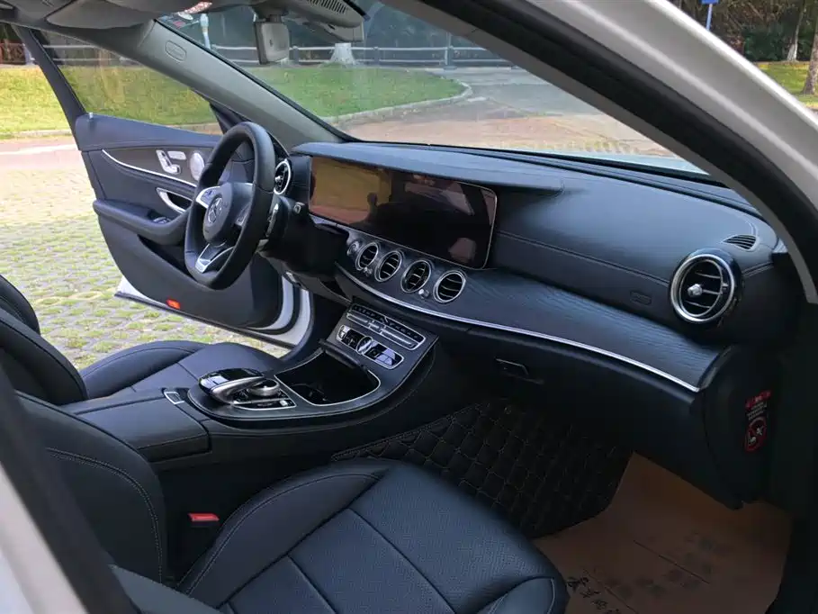 Mercedes-Benz E-class Mercedes-Benz E-class