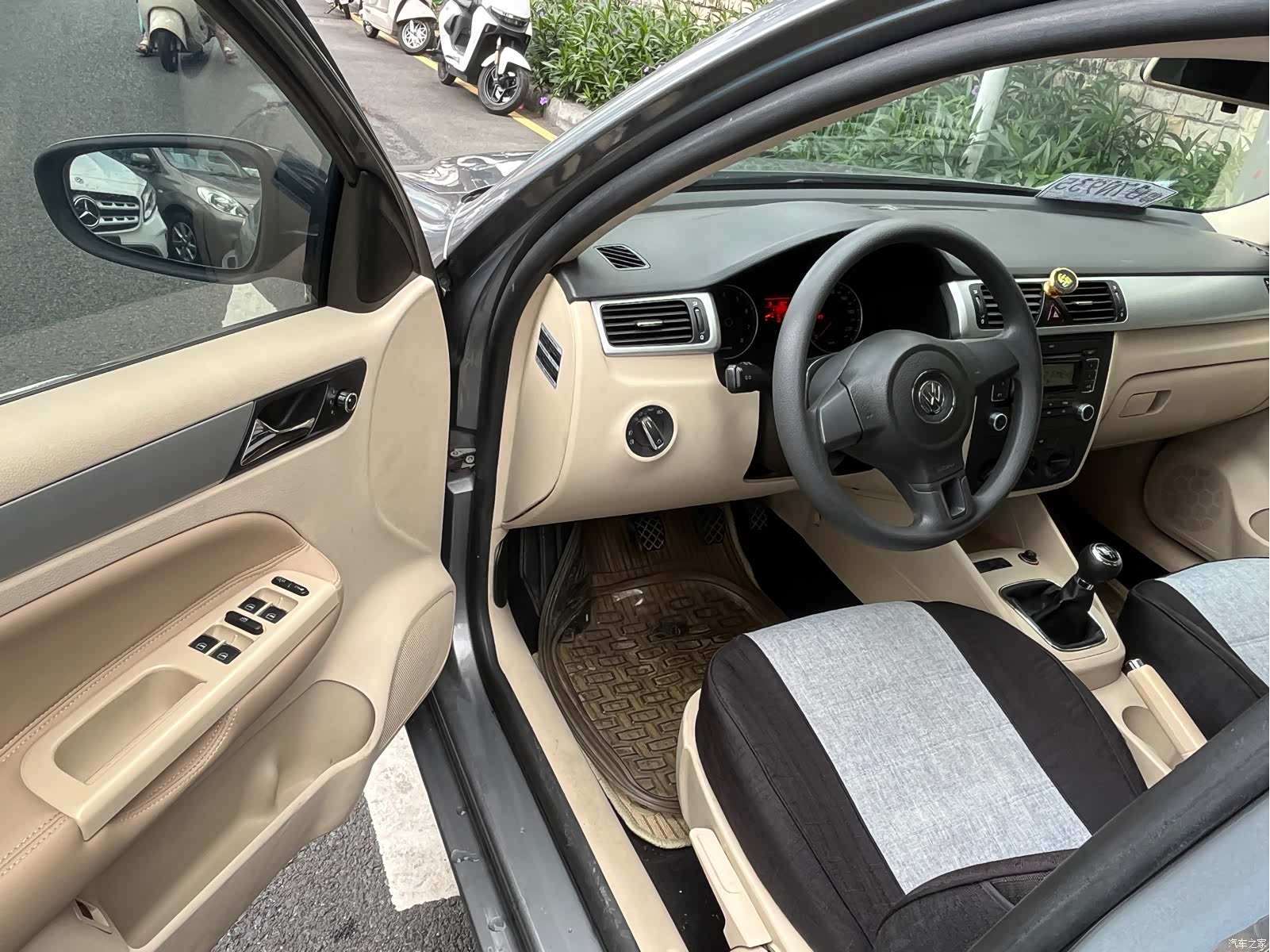 Volkswagen Bora, 2012 все фото