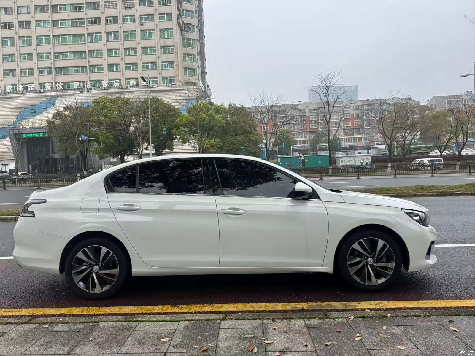 Peugeot 408, 2021 4