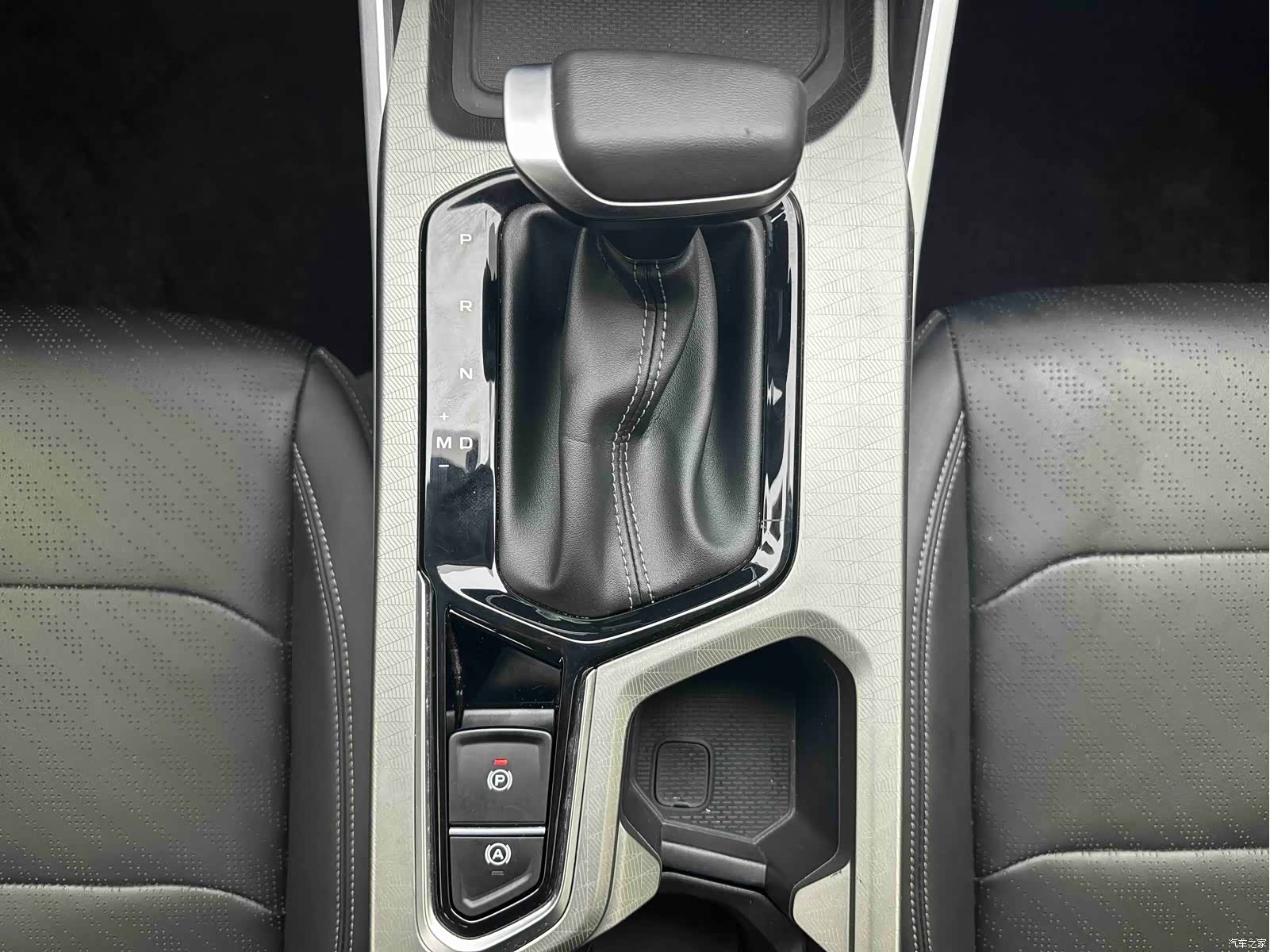 Geely Emgrand, 2023 17