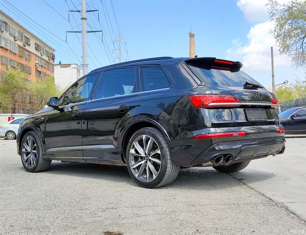 Audi Q7, 2024 6