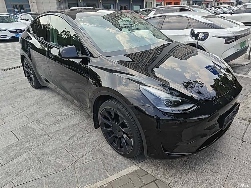 Tesla Model Y, 2024 4