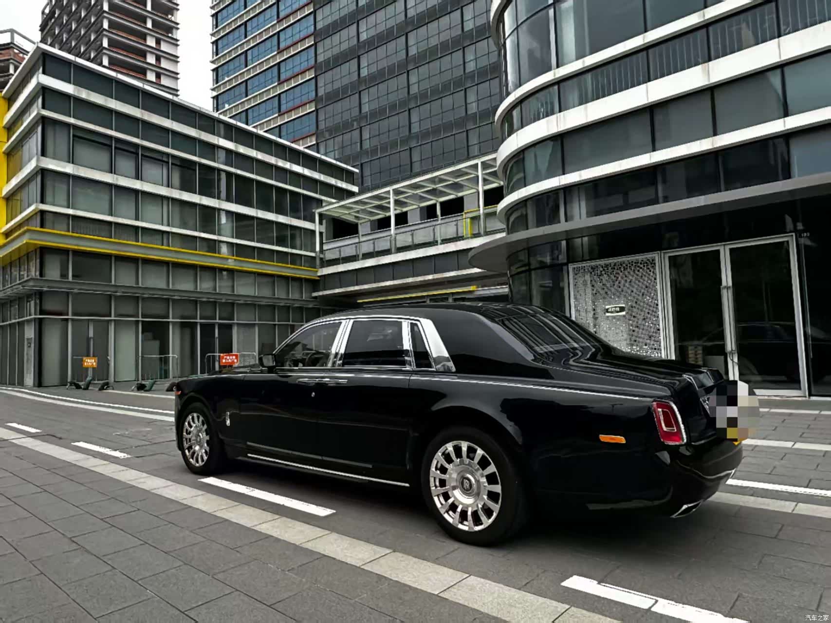 Rolls-Royce Phantom, 2005 2