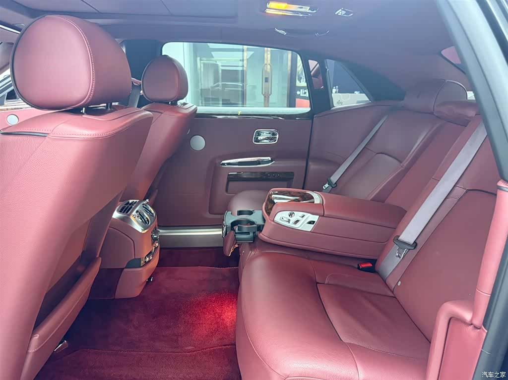 Rolls-Royce Ghost, 2014 14