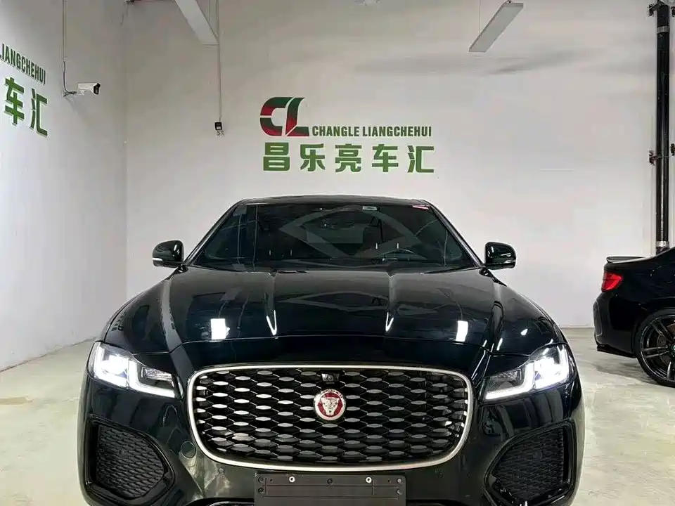 Jaguar XFL