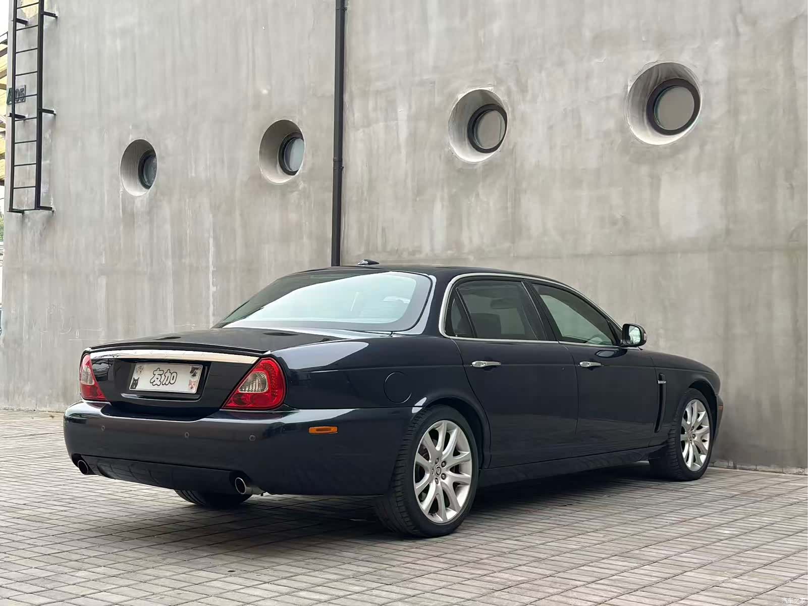 Jaguar XJ, 2008 4
