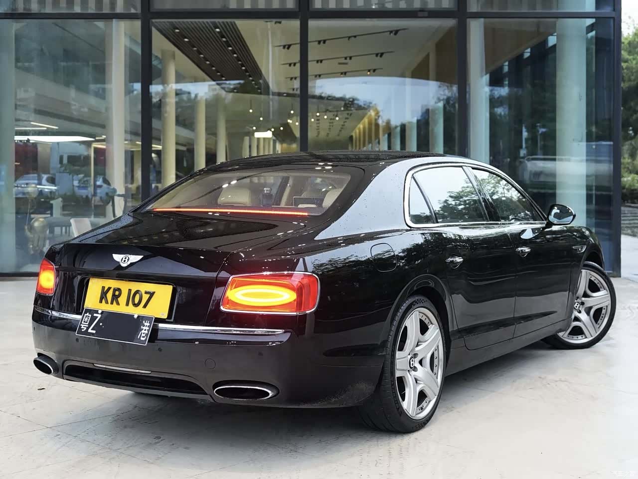 Bentley Flying Spur, 2014 13