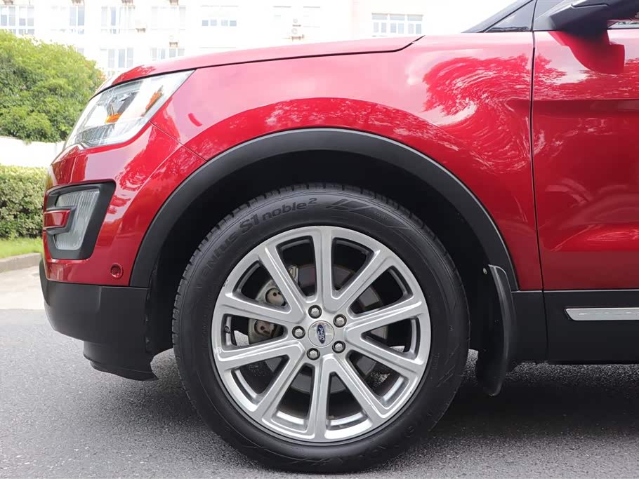 Ford Explorer Ford Explorer