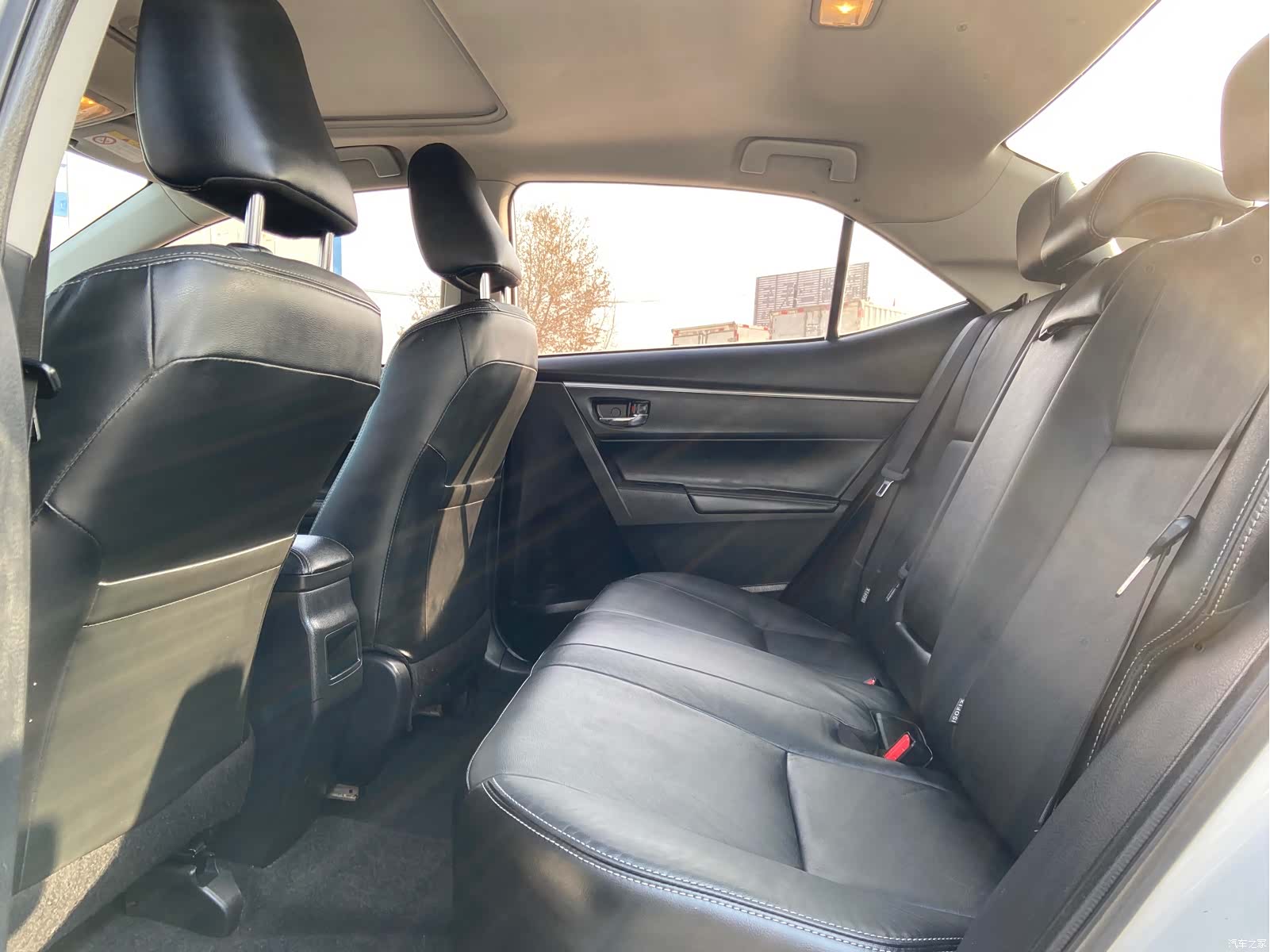 Toyota Corolla, 2016 все фото