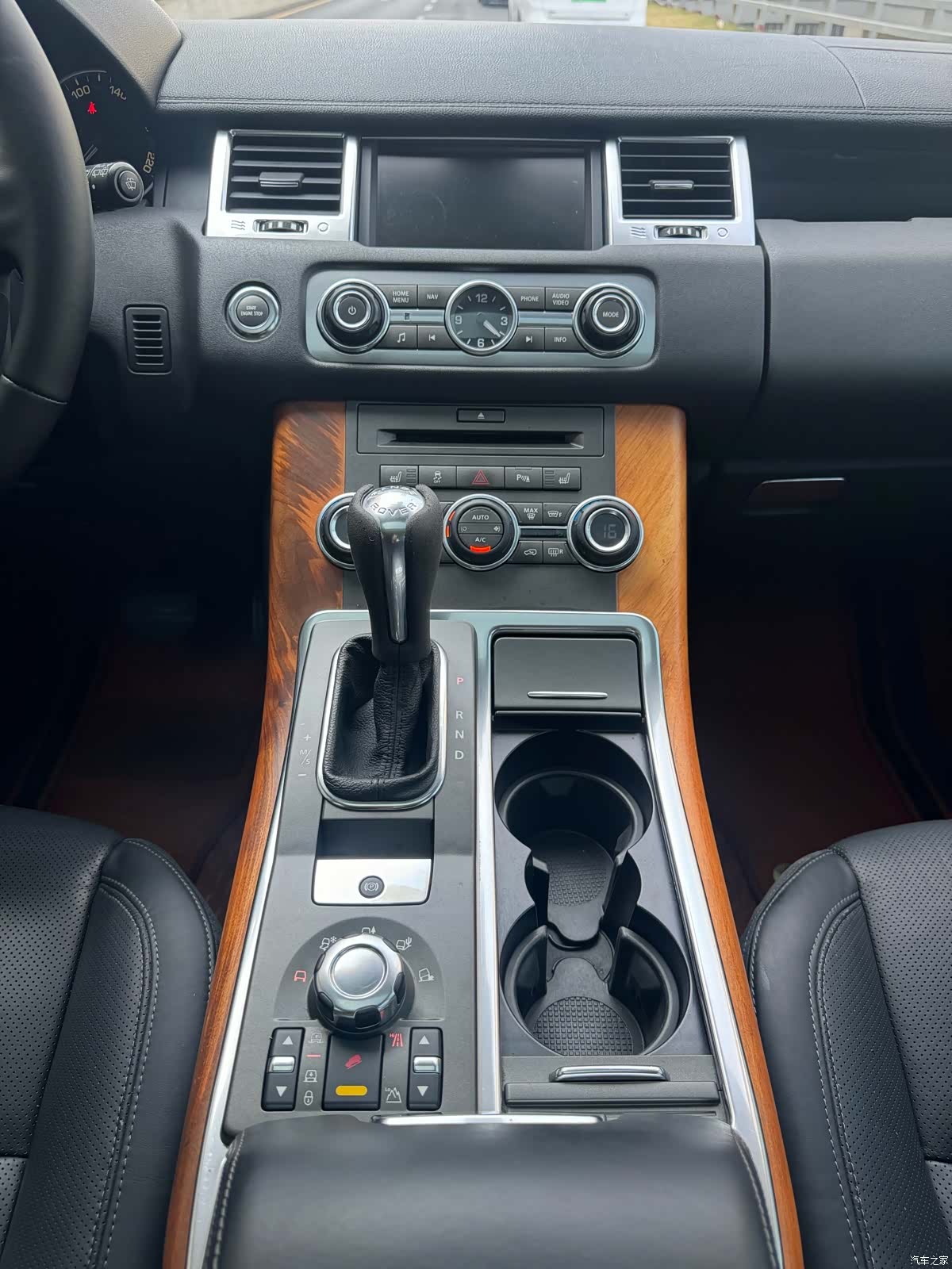 Land Rover Range Rover, 2011 16