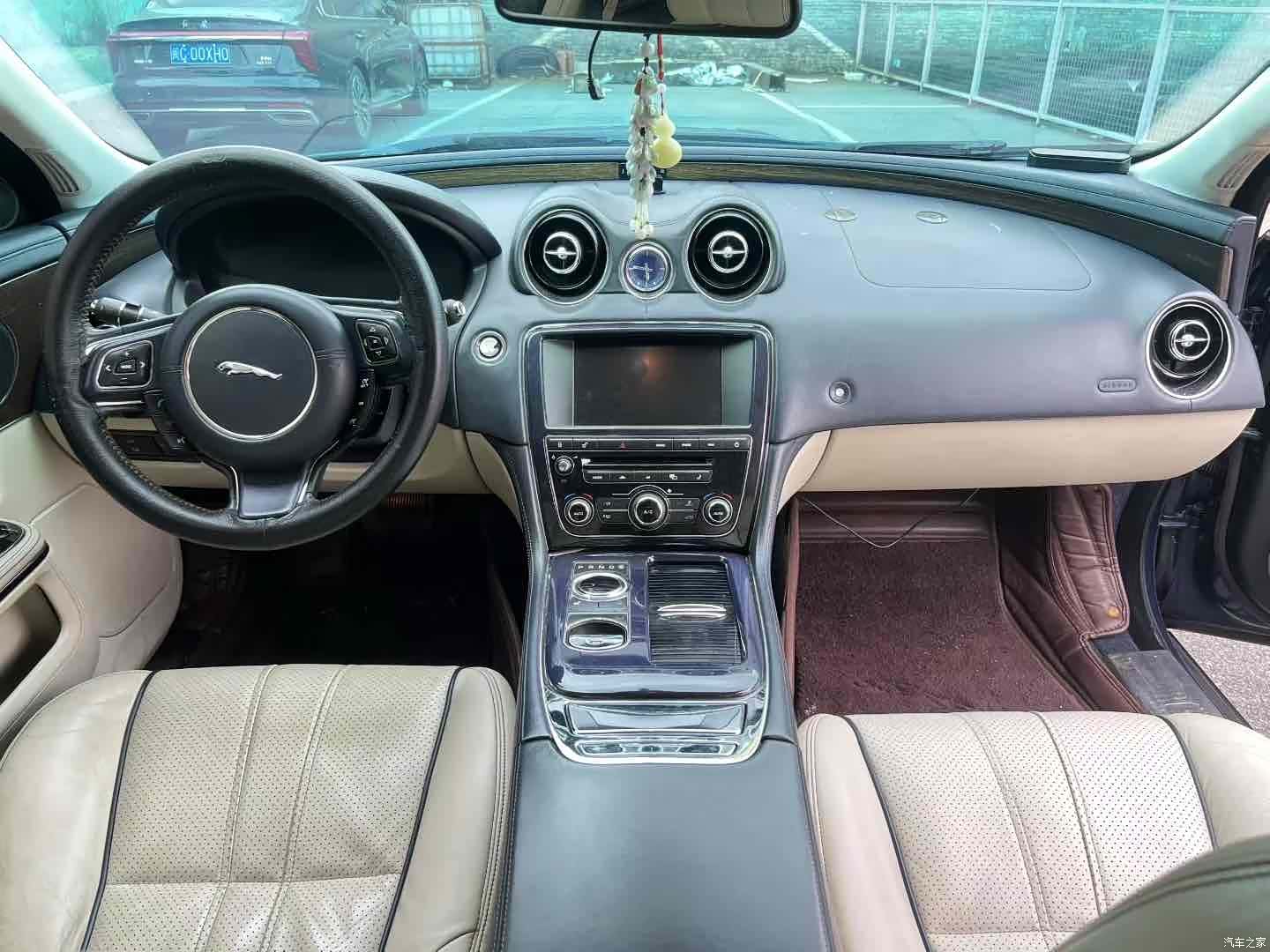 Jaguar XJ, 2013 4