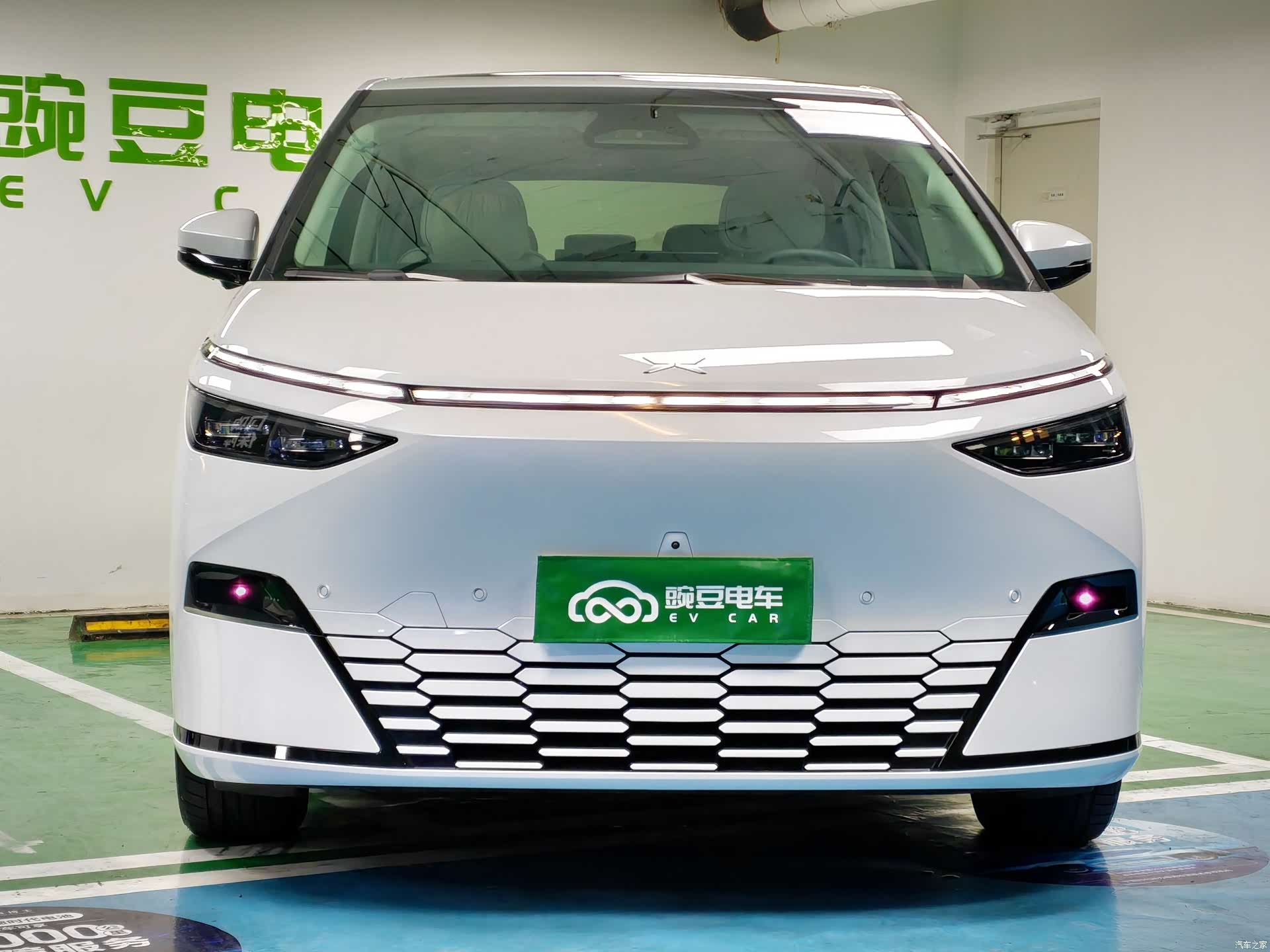 Xpeng X9, 2024 4