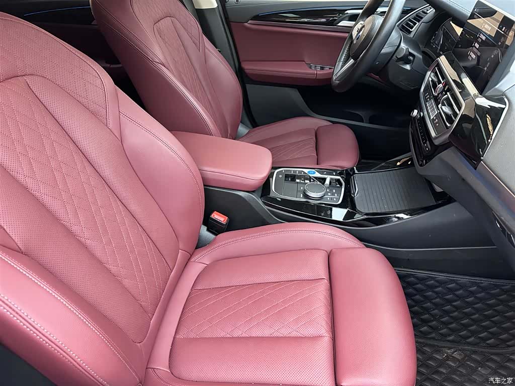 BMW iX3, 2025 9