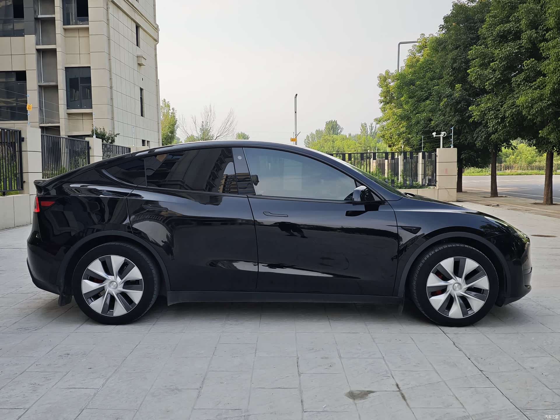 Tesla Model Y, 2023 7
