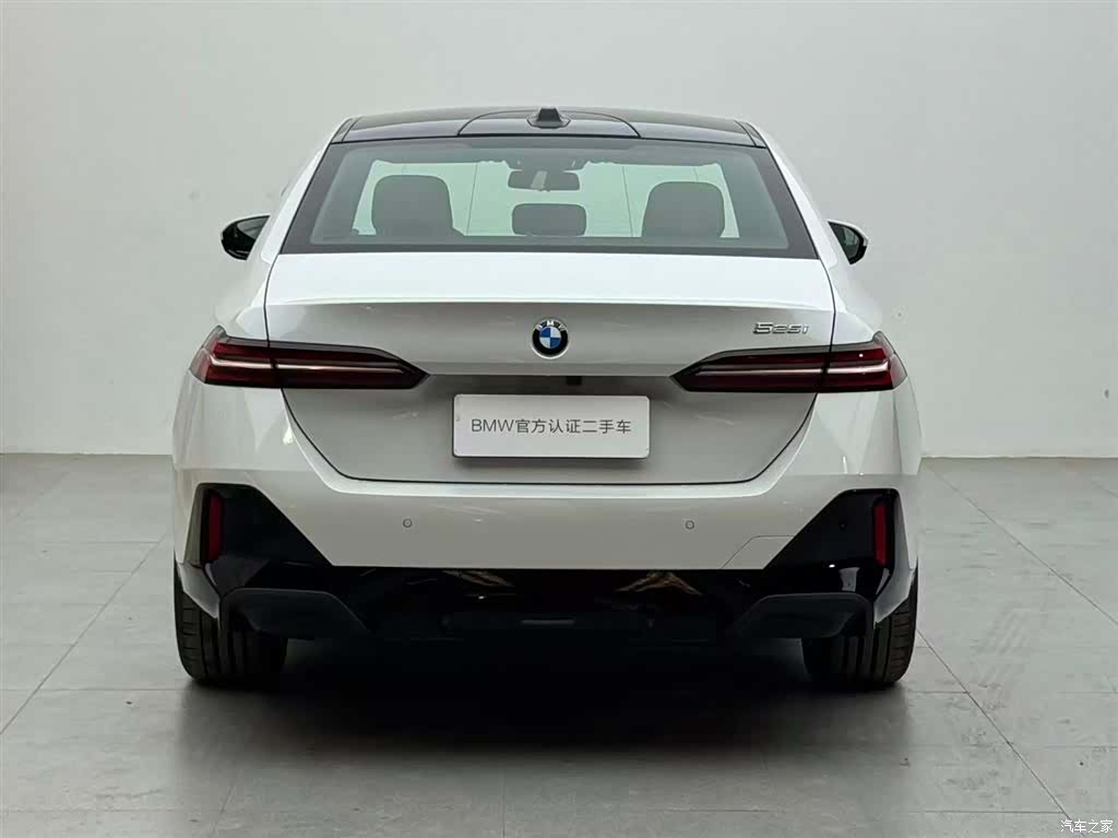 BMW 5 Series, 2025 все фото
