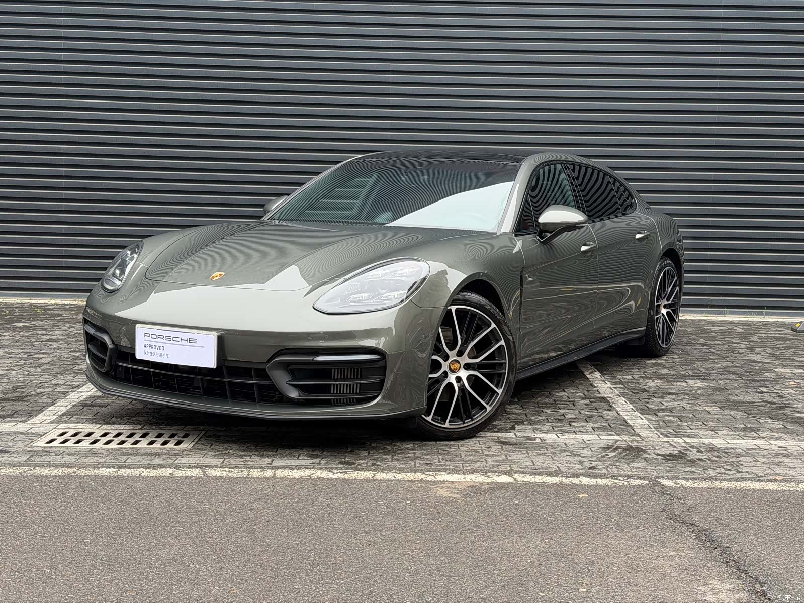 Porsche Panamera, 2024 1