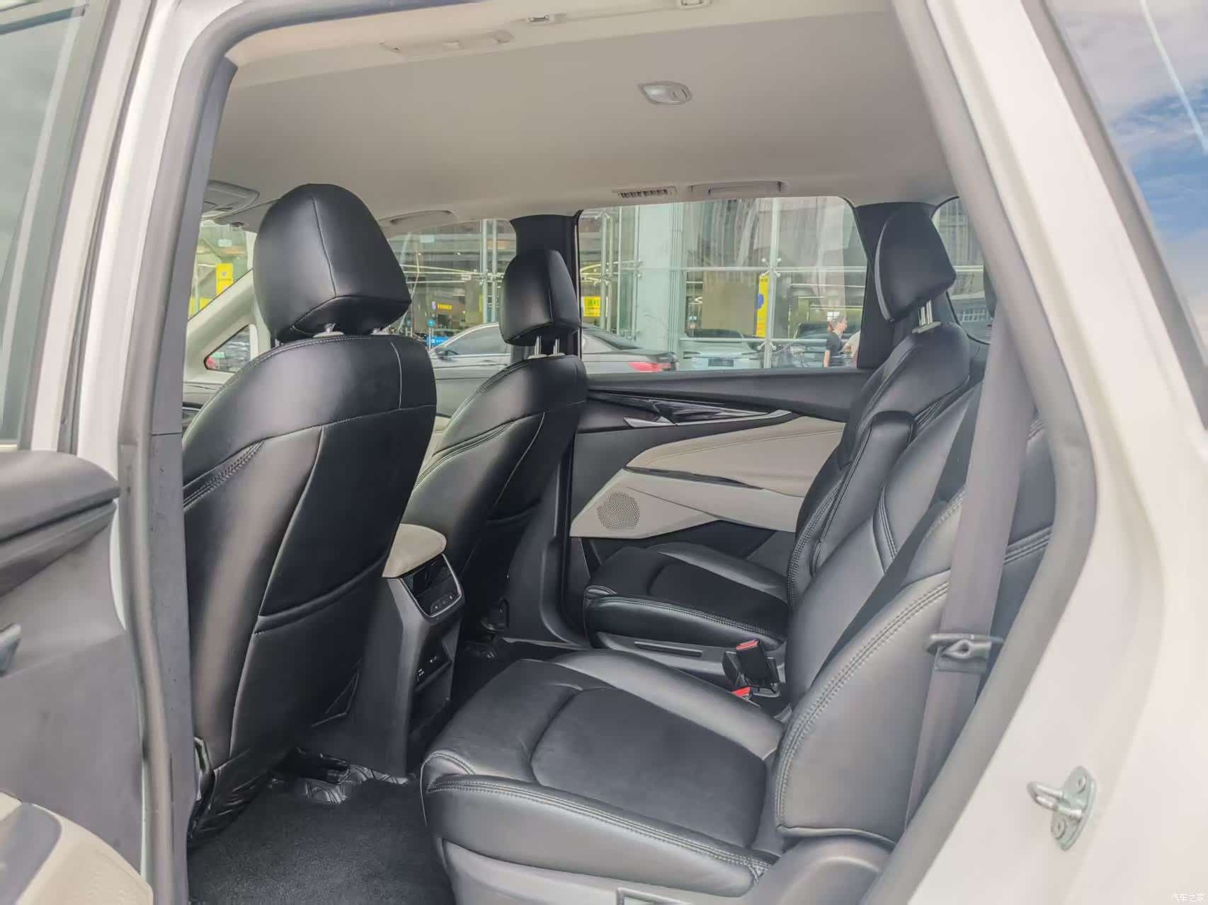 Maxus EUNIQ, 2021 10