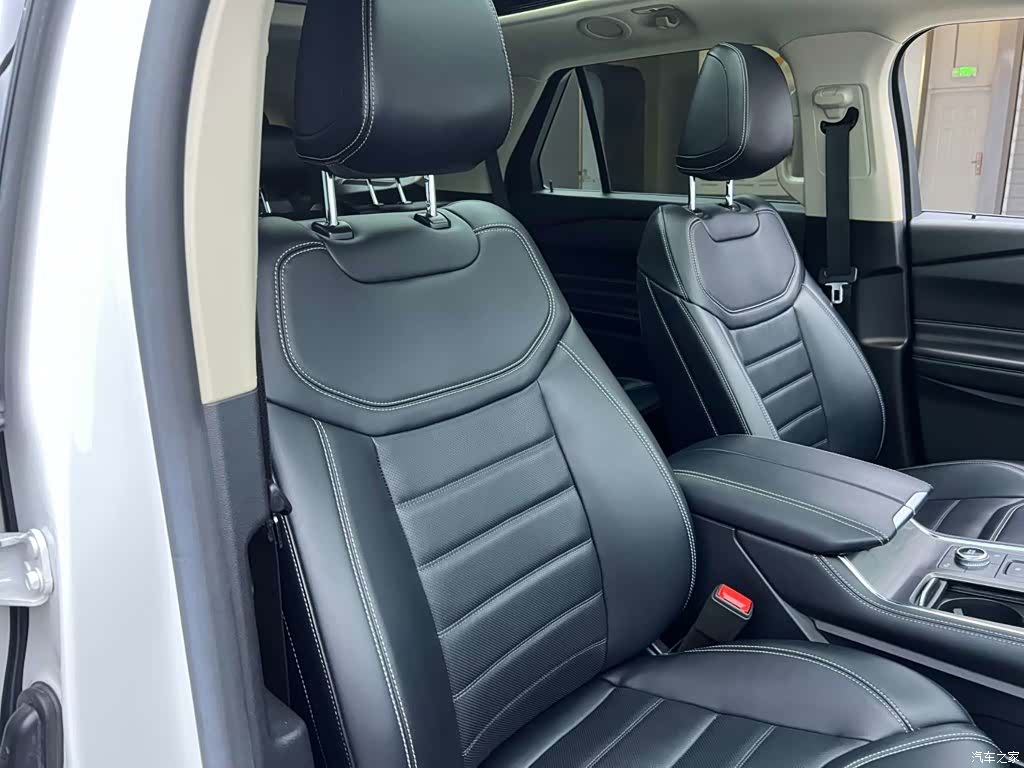Ford Explorer, 2023 17