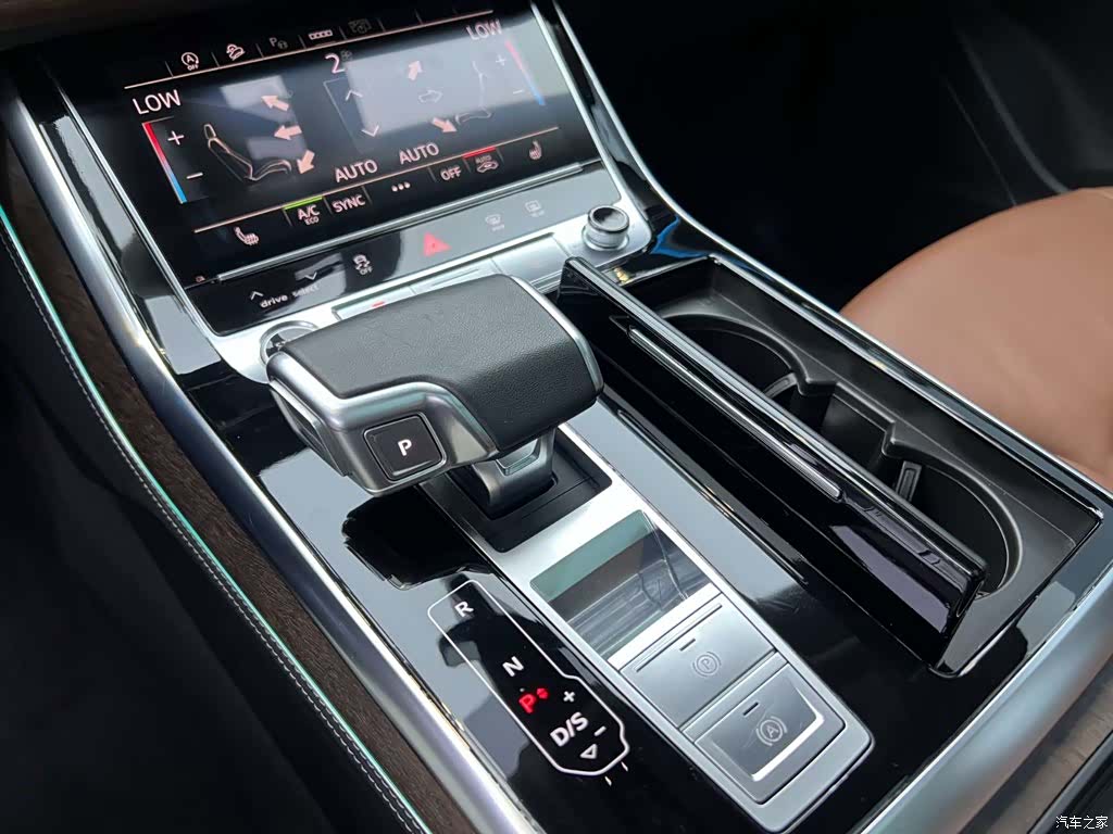 Audi Q7, 2024 11