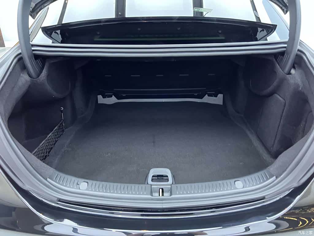 Mercedes-Benz E-Class, 2019 25