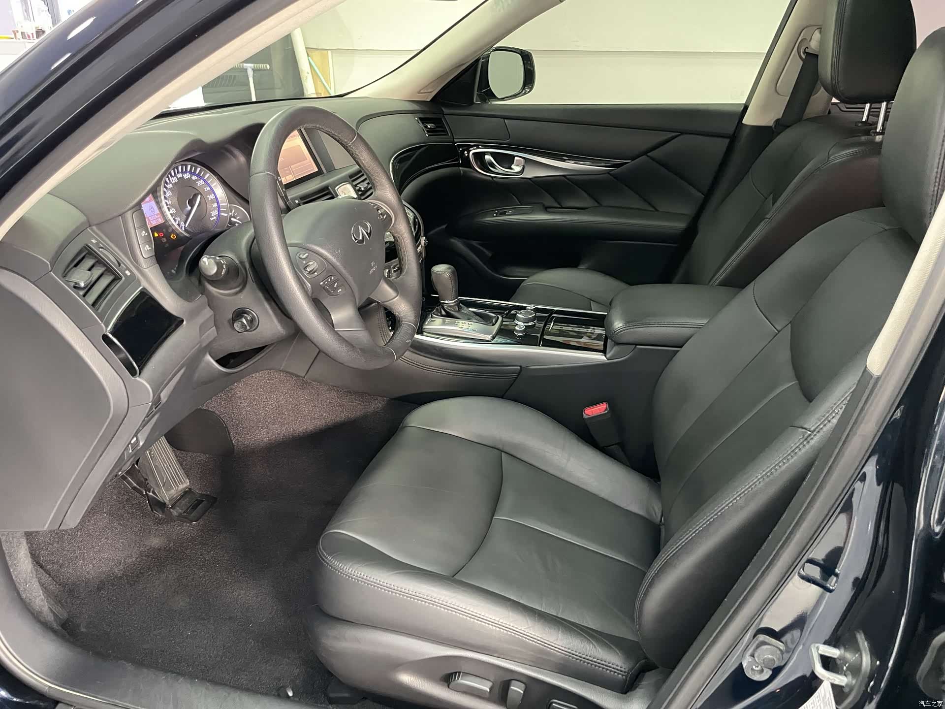 Infiniti Q70, 2017 8