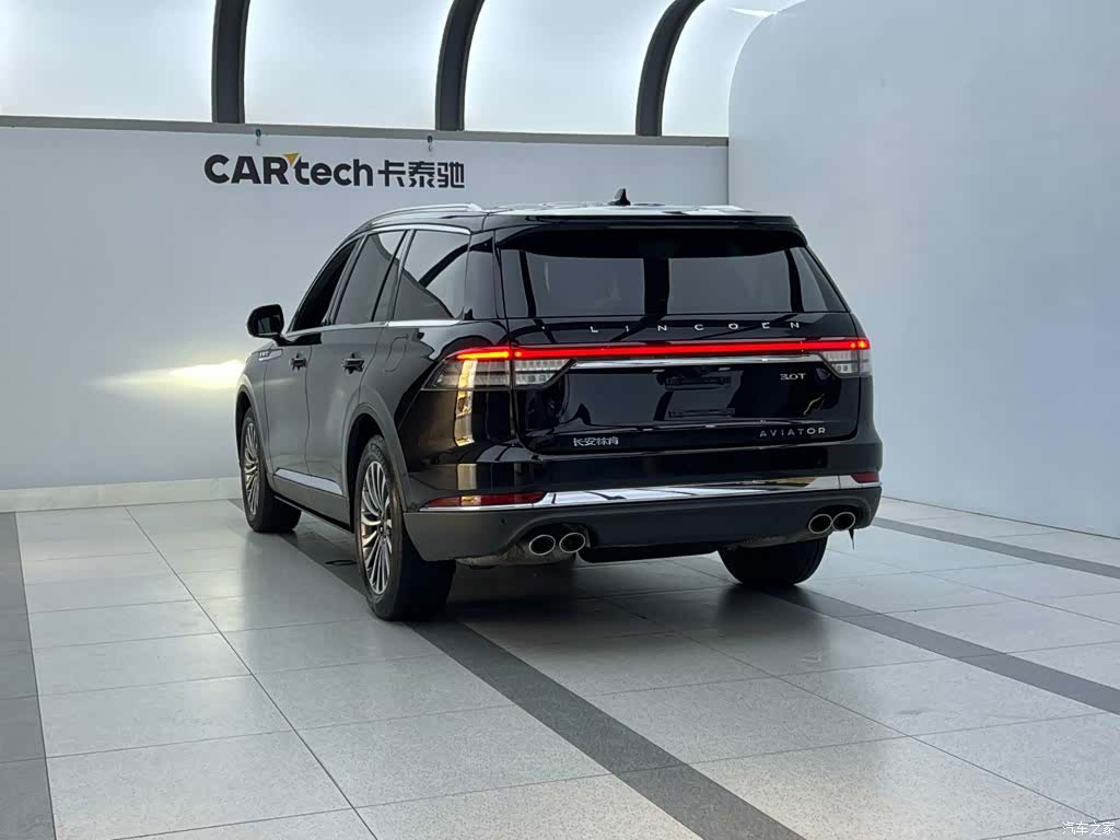 Lincoln Aviator, 2021 все фото