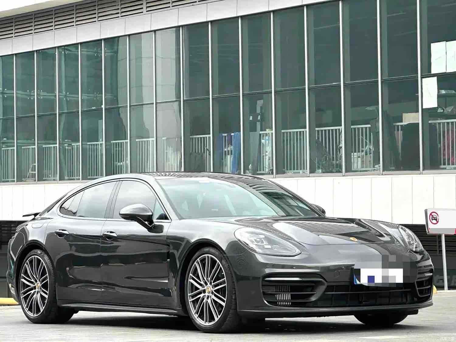 Porsche Panamera, 2022 3