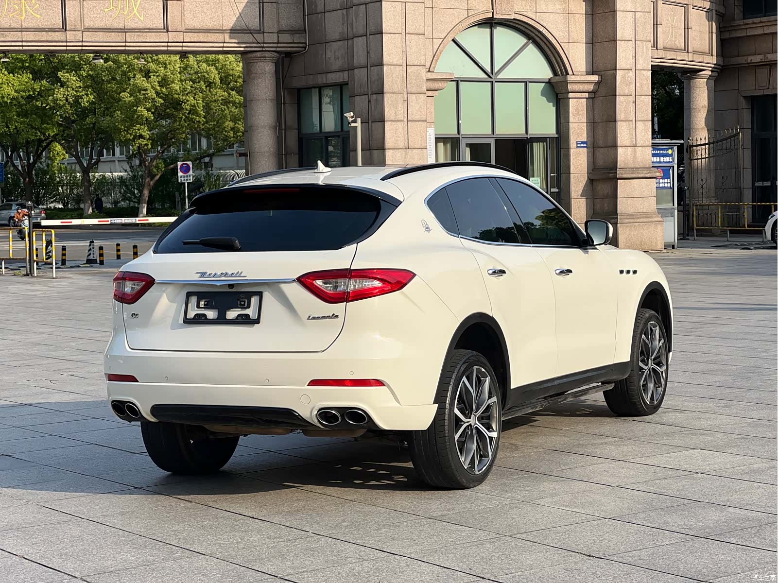 Maserati Levante, 2018 9