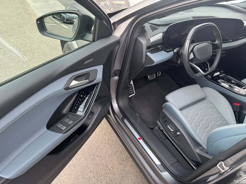 Audi e-tron, 2025 10