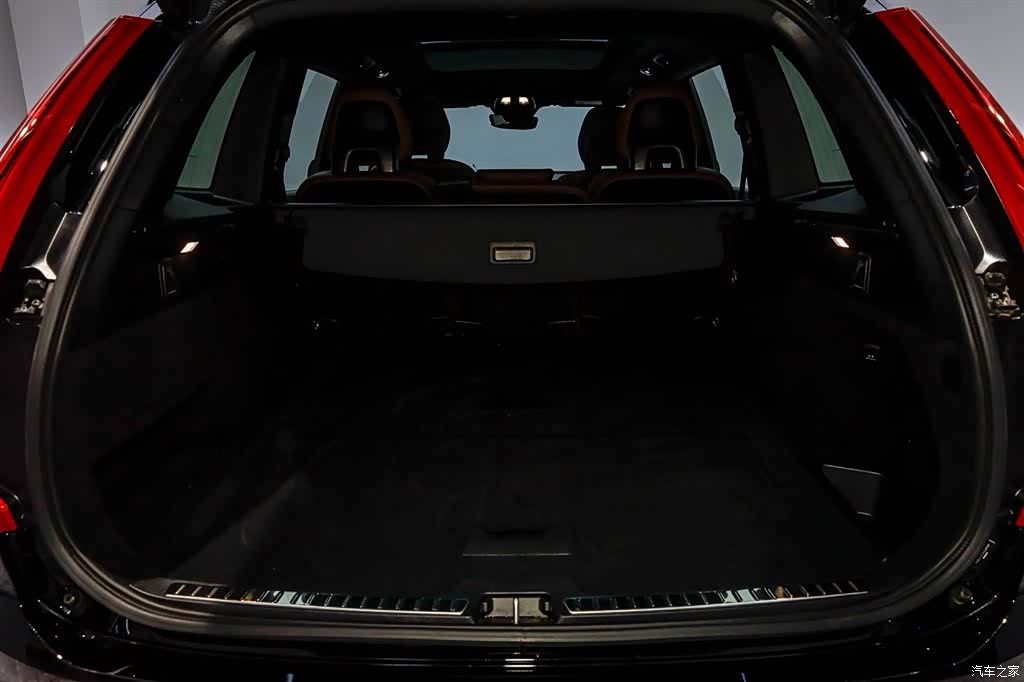 Volvo XC90, 2024 6