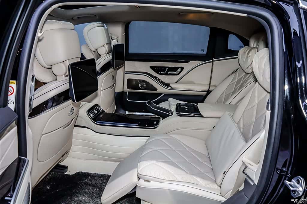 Maybach S-Class, 2023 9