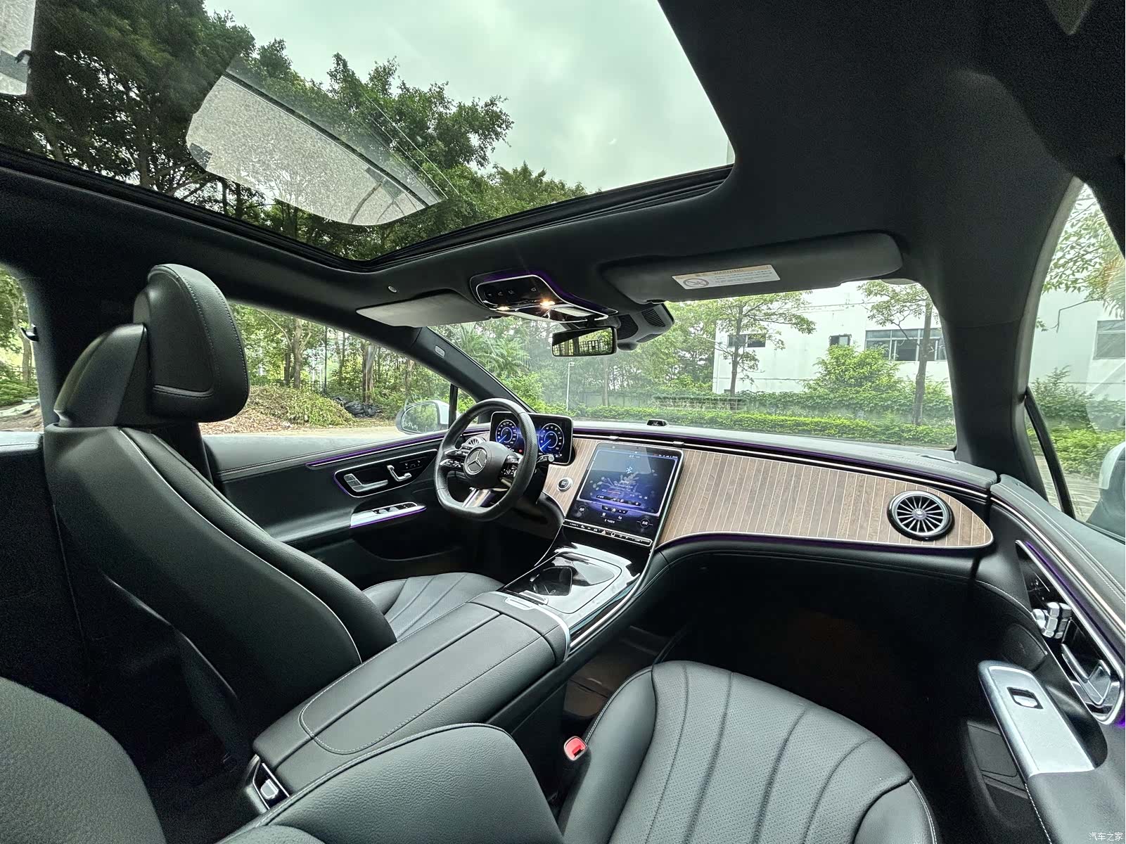 Mercedes-Benz EQE, 2023 15