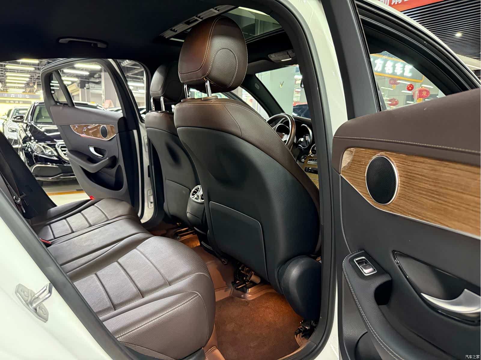 Mercedes-Benz GLC, 2019 16