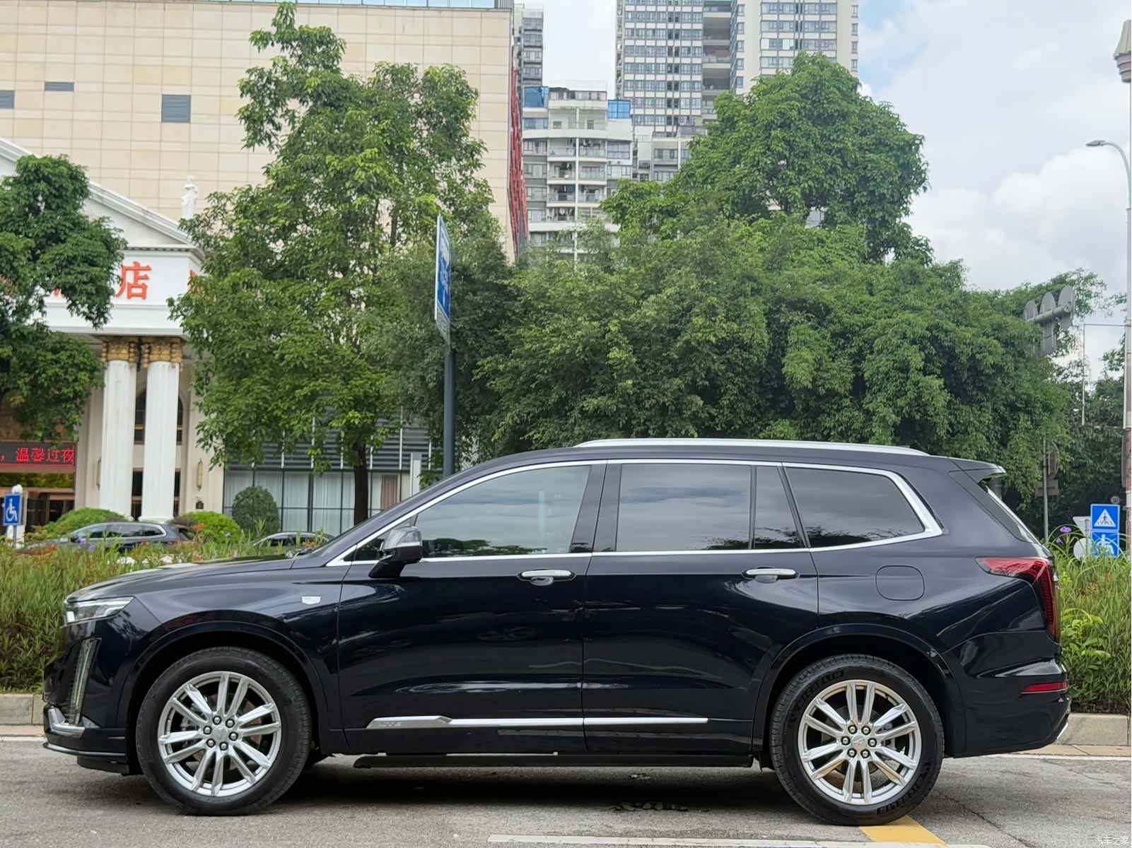 Cadillac XT6, 2022 8