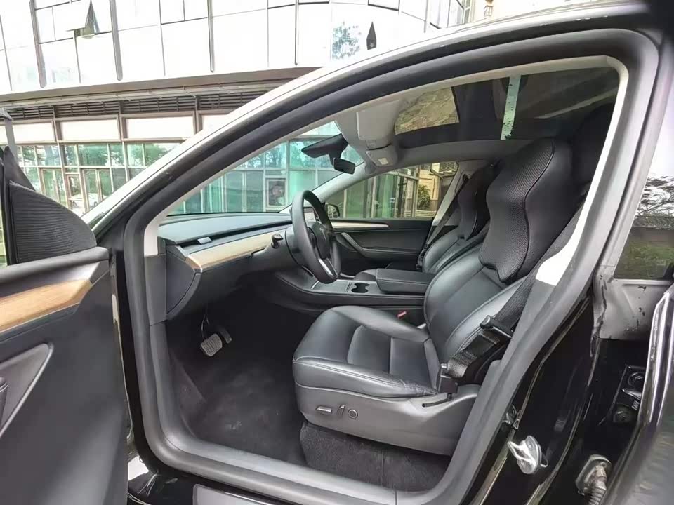 Tesla Model Y Tesla Model Y