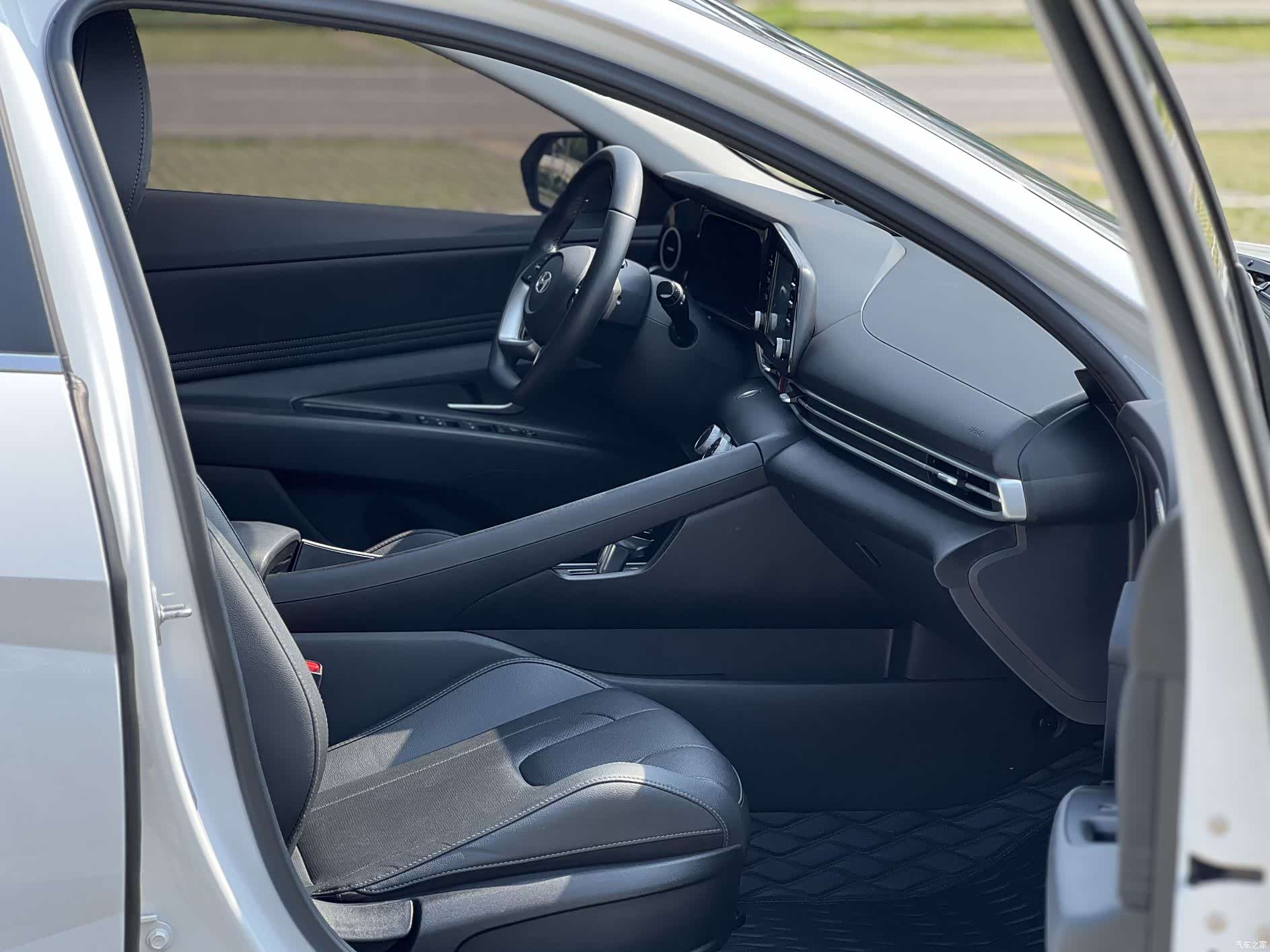 Hyundai Elantra, 2024 11