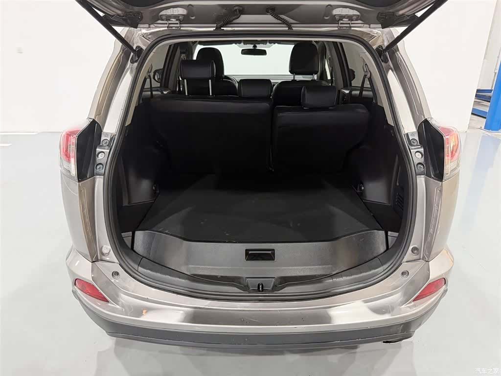Toyota RAV4, 2019 7
