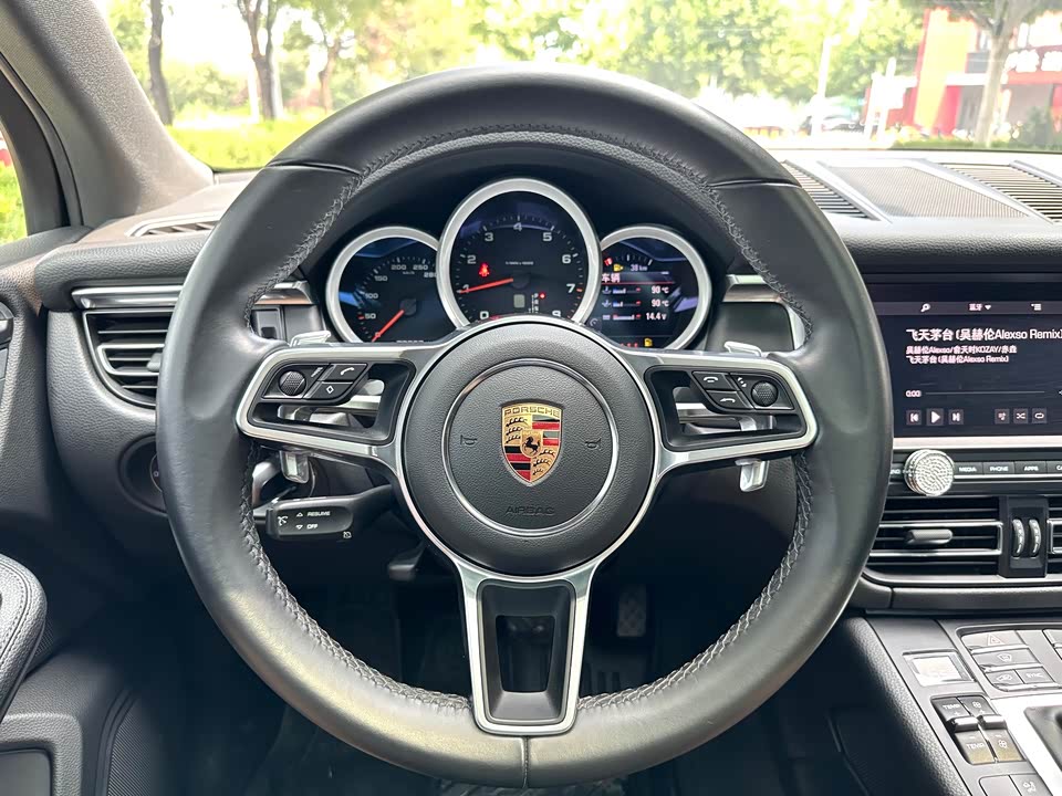 Porsche Macan Porsche Macan