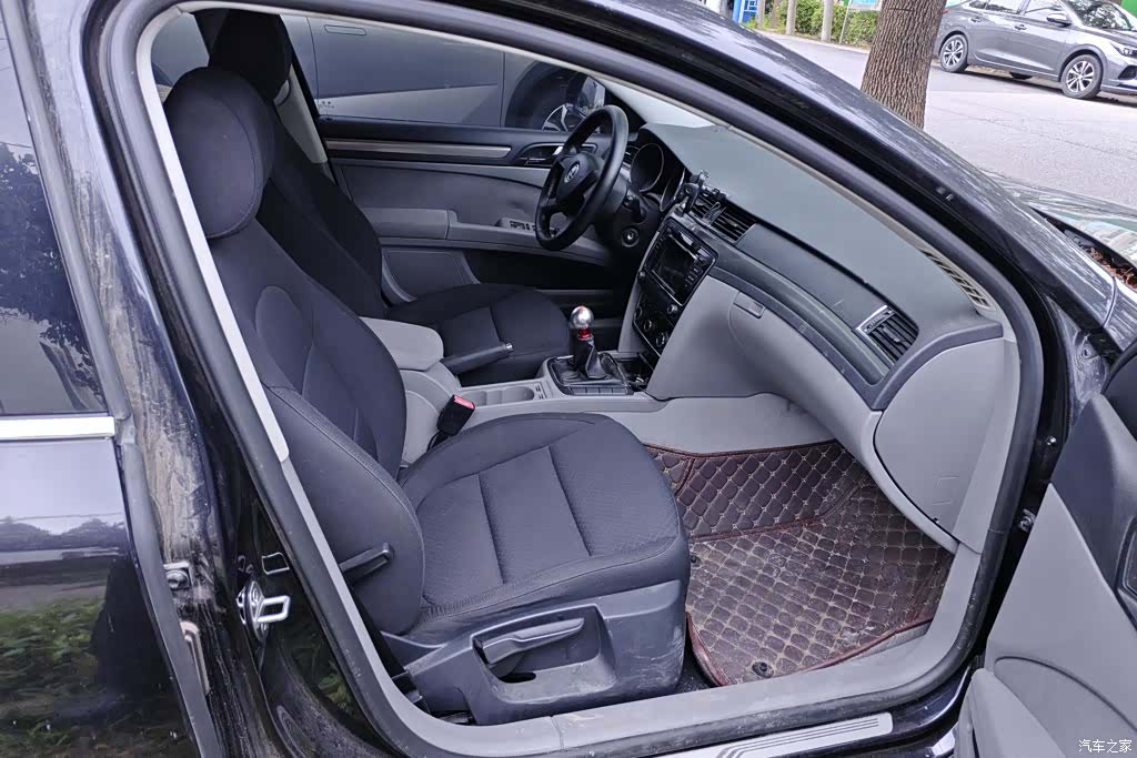 Skoda Superb, 2014 8