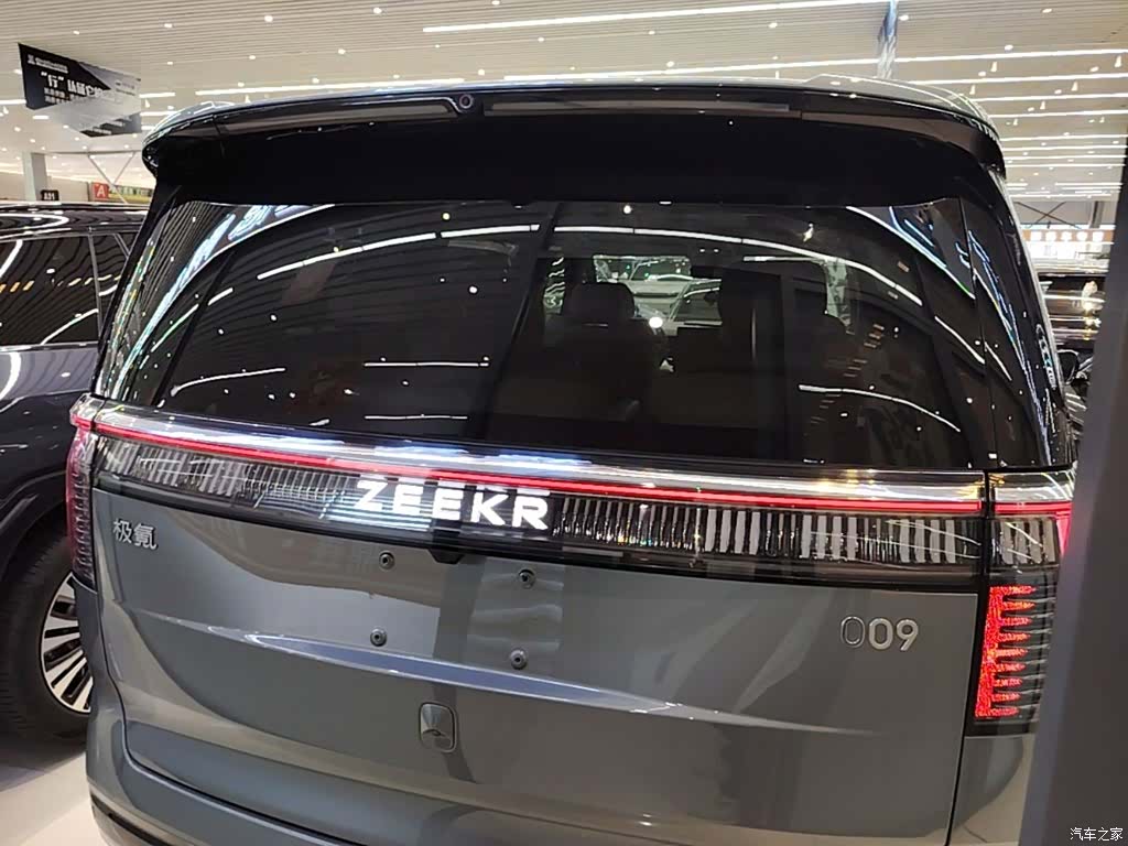 Zeekr 009, 2025 19