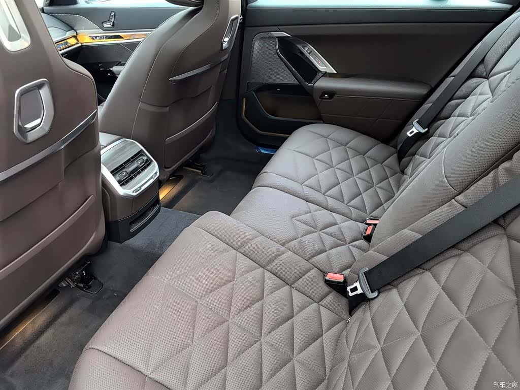 BMW 7 Series, 2025 9