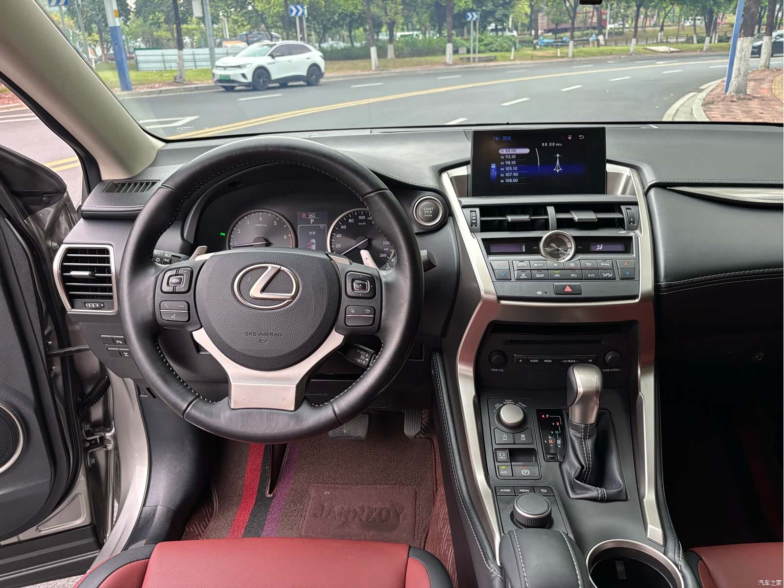 Lexus NX, 2016 18