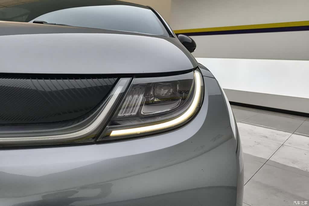 BYD Dolphin, 2023 все фото