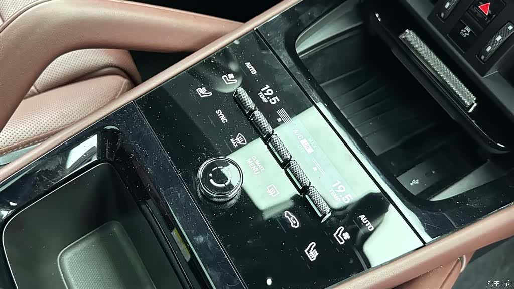 Porsche Cayenne, 2024 12