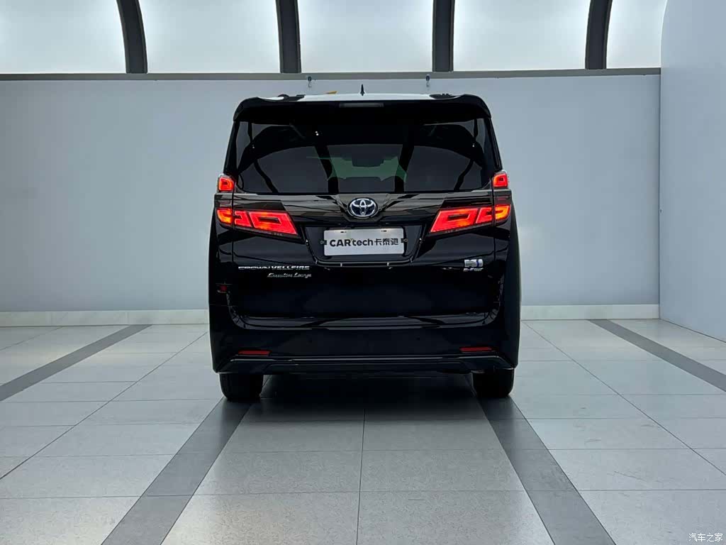 Toyota Vellfire, 2023 3